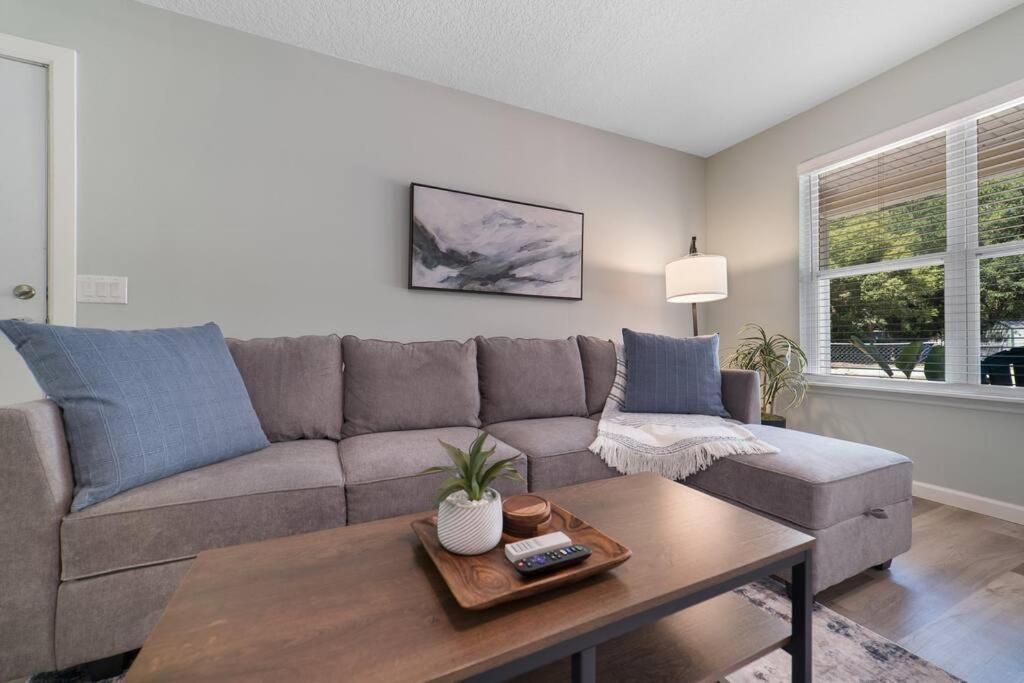 New Modern Bungalow Close To Downtown! Fully Fenced Yard St. Augustine Luaran gambar