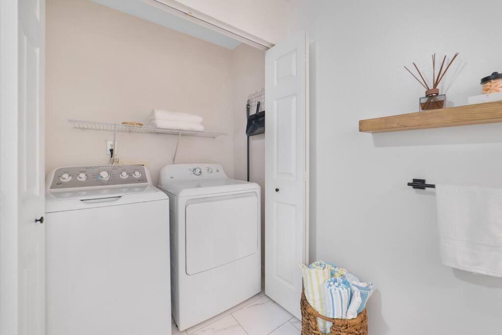 New Modern Bungalow Close To Downtown! Fully Fenced Yard St. Augustine Luaran gambar