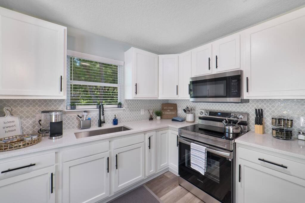 New Modern Bungalow Close To Downtown! Fully Fenced Yard St. Augustine Luaran gambar